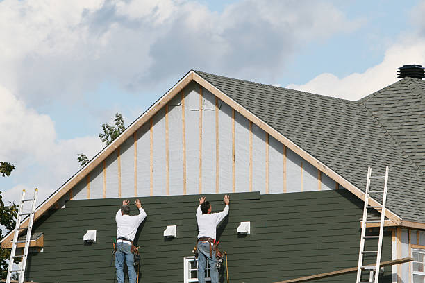 Professional Siding Replacement technician working in Moscow, OH